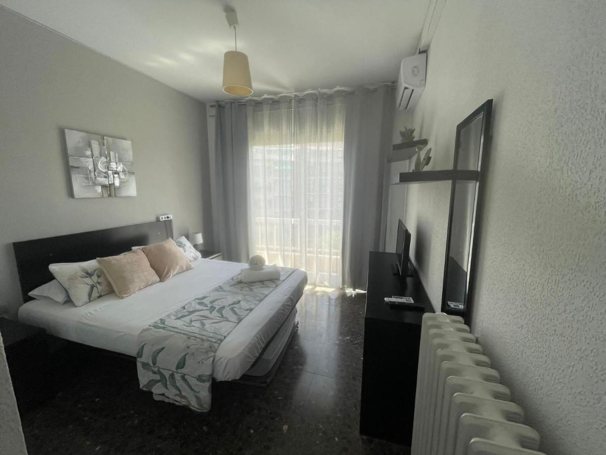 Family-Friendly Home In Central Barcelona 4Bdr Exterior photo