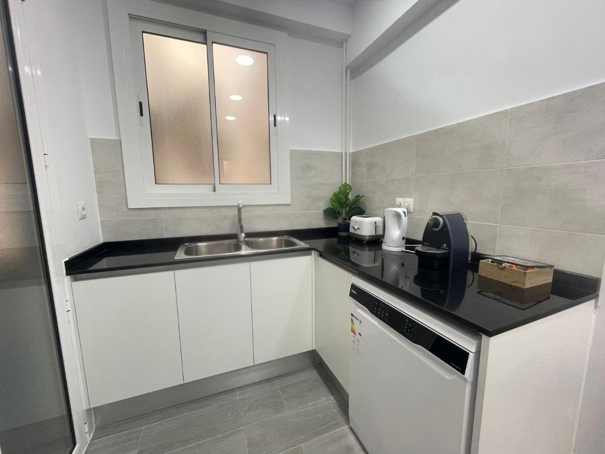 Family-Friendly Home In Central Barcelona 4Bdr Exterior photo