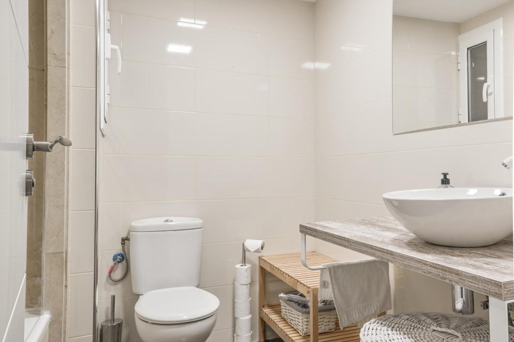 Family-Friendly Home In Central Barcelona 4Bdr Exterior photo