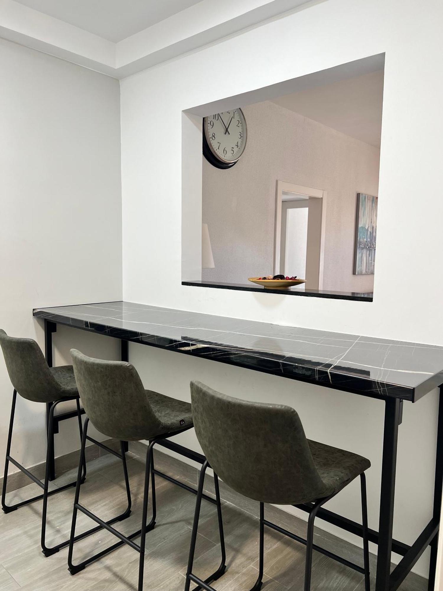 Family-Friendly Home In Central Barcelona 4Bdr Exterior photo
