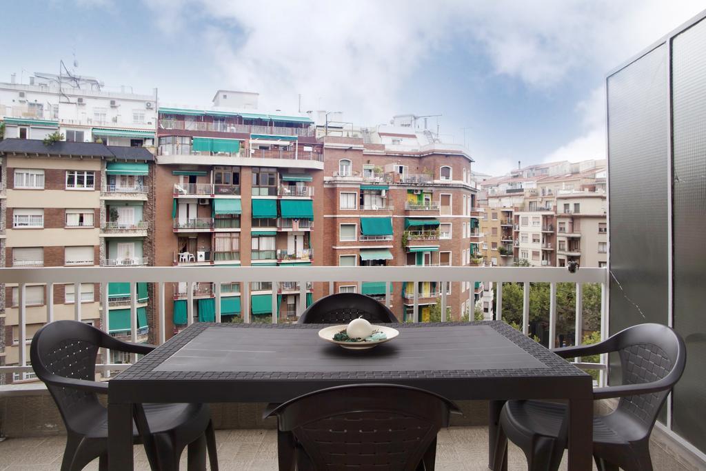 Family-Friendly Home In Central Barcelona 4Bdr Room photo